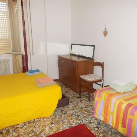 B&B Students Home Pavia Bagian luar foto