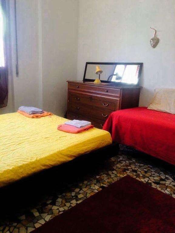 B&B Students Home Pavia Bagian luar foto