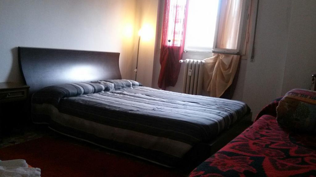 B&B Students Home Pavia Bagian luar foto