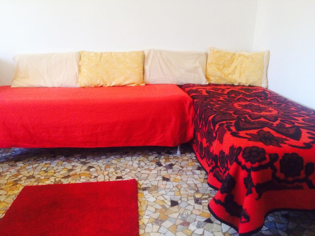 B&B Students Home Pavia Bagian luar foto