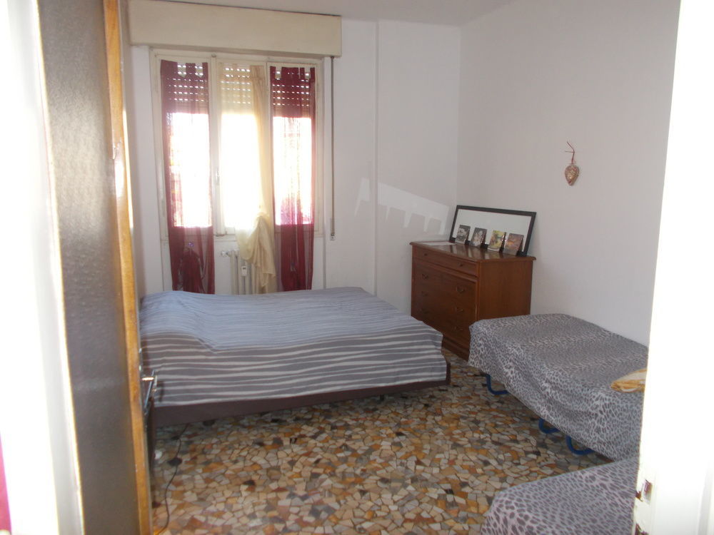 B&B Students Home Pavia Bagian luar foto